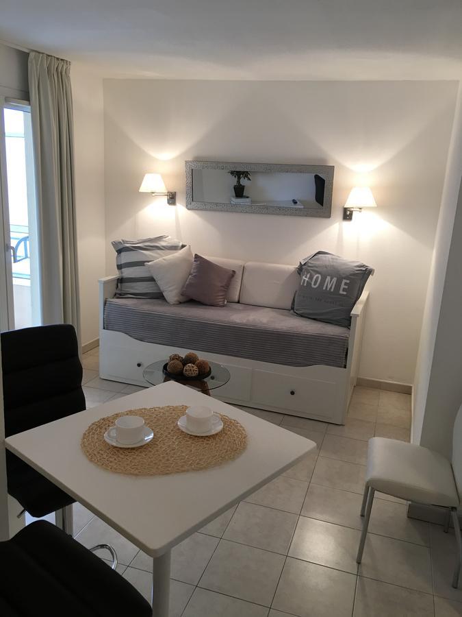 Studio Or One Bedroom Avenue De La Plage Roquebrune-Cap-Martin Exterior photo